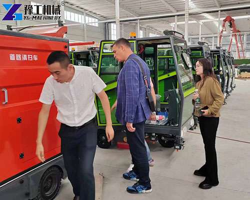 customer visits the factory