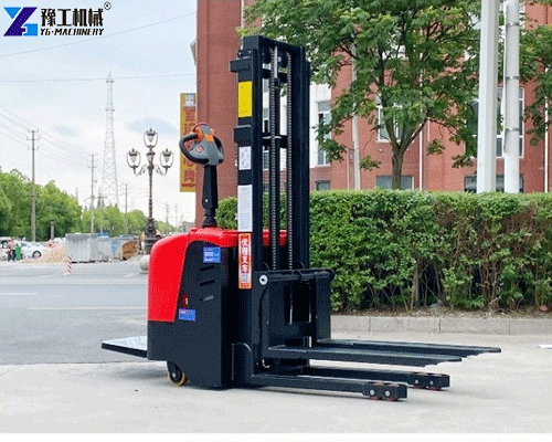 electric reach stacker working in distribution center