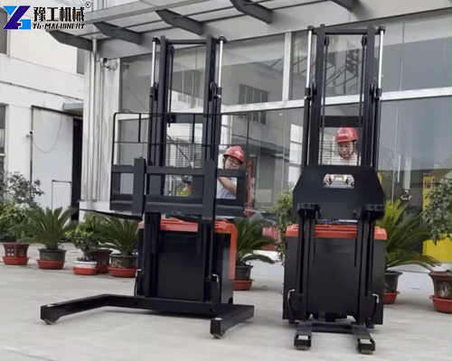 hydraulic pallet stacker in in narrow warehouse aisles