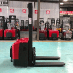 Automatic Pallet Stacker Used in U.S. Warehouses: Labor Reduction and Safety Improvement reach stacker forklift factory