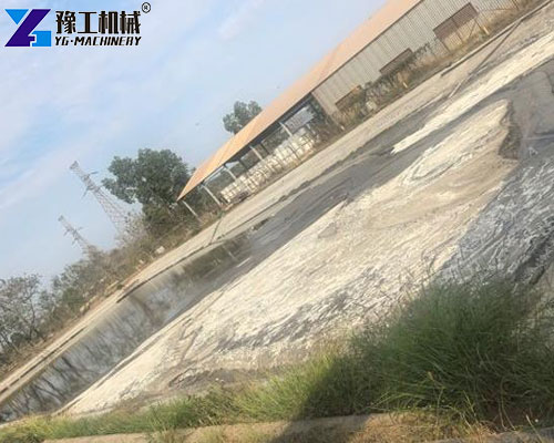 mining pond sediment cleaning robot working underwater