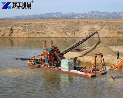 river cleaning dredger